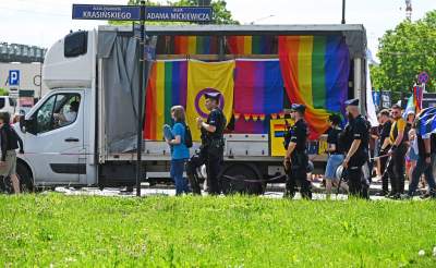 "Nie rzucim ziemi". Tak wyglądał 22. Marsz Równości w Krakowie - zdjęcie 24