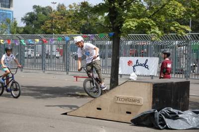 Taka sytuacja na Błoniach, a w sąsiedztwie rowerowe szaleństwo - zdjęcie 7