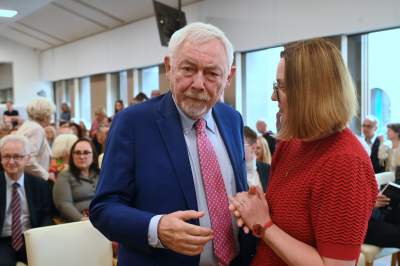 Tłumy na spotkaniu z prof. Jackiem Majchrowskim. Napisał książkę "Bylem prezydentem Krakowa" - zdjęcie 4