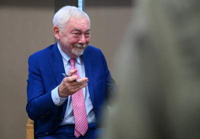 Tłumy na spotkaniu z prof. Jackiem Majchrowskim. Napisał książkę "Bylem prezydentem Krakowa" - zdjęcie 26