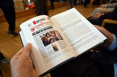 Tłumy na spotkaniu z prof. Jackiem Majchrowskim. Napisał książkę "Bylem prezydentem Krakowa" - zdjęcie 9