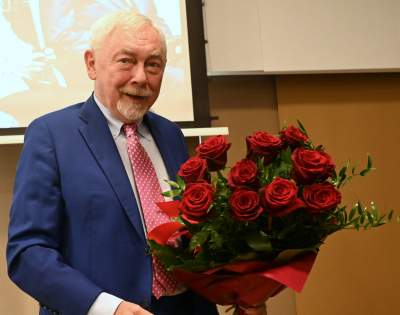 Tłumy na spotkaniu z prof. Jackiem Majchrowskim. Napisał książkę "Bylem prezydentem Krakowa" - zdjęcie 18