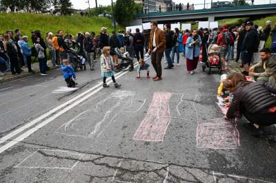 Godzina ciszy w miejscu tragedii. Protest mieszkańców Krakowa - zdjęcie 10