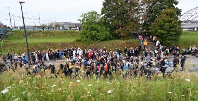 Godzina ciszy w miejscu tragedii. Protest mieszkańców Krakowa - zdjęcie 21