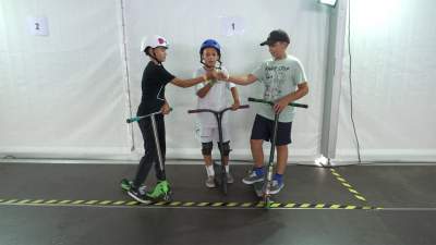 Co oni wyrabiali na Rynku, nawet deszcz ich nie zniechęcił - zdjęcie 34