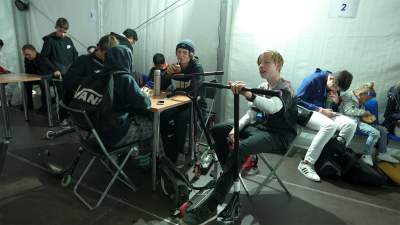 Co oni wyrabiali na Rynku, nawet deszcz ich nie zniechęcił - zdjęcie 18