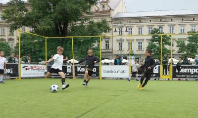 Co oni wyrabiali na Rynku, nawet deszcz ich nie zniechęcił - zdjęcie 28