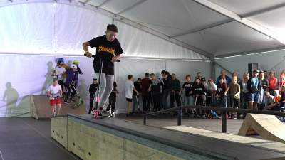 Co oni wyrabiali na Rynku, nawet deszcz ich nie zniechęcił - zdjęcie 33