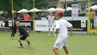 Co oni wyrabiali na Rynku, nawet deszcz ich nie zniechęcił - zdjęcie 36