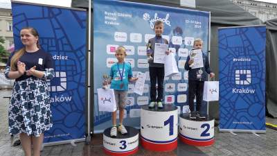 Co oni wyrabiali na Rynku, nawet deszcz ich nie zniechęcił - zdjęcie 26