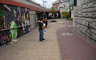 W centrum Krakowa husarz na anakondzie ratuje Ziemię - zdjęcie 8