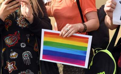 Niemy protest przed krakowską kurią po skandalicznej wypowiedzi metropolity - zdjęcie 10