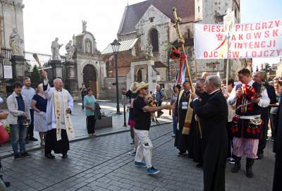 Zgotowali owację dla arcybiskupa Jędraszewskiego - zdjęcie 21