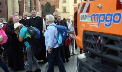 Zgotowali owację dla arcybiskupa Jędraszewskiego - zdjęcie 8