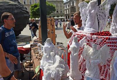 Cepelia rządzi teraz na krakowskim Rynku - zdjęcie 2