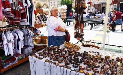 Cepelia rządzi teraz na krakowskim Rynku - zdjęcie 8