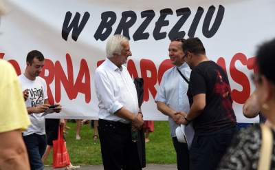 Wiec poparcia dla arcybiskupa. Im słowa o "tęczowej zarazie" się podobają - zdjęcie 20