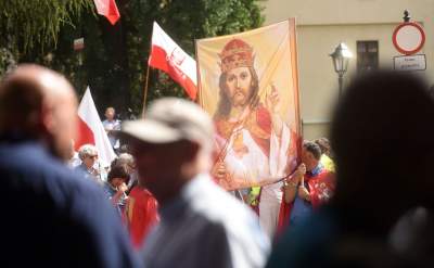 Wiec poparcia dla arcybiskupa. Im słowa o "tęczowej zarazie" się podobają - zdjęcie 13