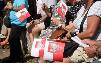 Wiec poparcia dla arcybiskupa. Im słowa o "tęczowej zarazie" się podobają - zdjęcie 9