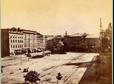 Rynek Główny w 1889 roku. Brak jeszcze pomnika Adama Mickiewicza.