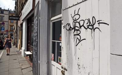 Czas się zatrzymał. Piękna choć zaniedbana ulica... - zdjęcie 12