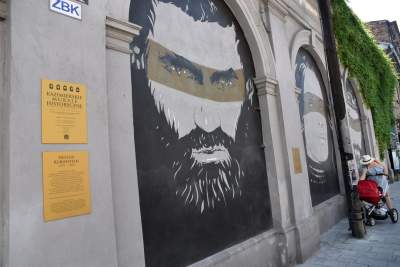 Czas się zatrzymał. Piękna choć zaniedbana ulica... - zdjęcie 11