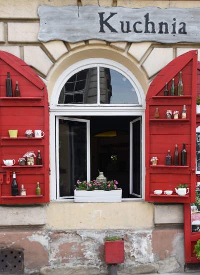 Czas się zatrzymał. Piękna choć zaniedbana ulica... - zdjęcie 10