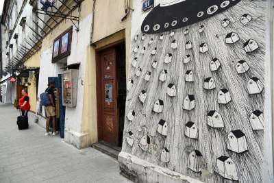 Czas się zatrzymał. Piękna choć zaniedbana ulica... - zdjęcie 6