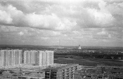 Nie tak dawno w Krakowie (2). Rozpoznajecie to osiedle? - zdjęcie 1