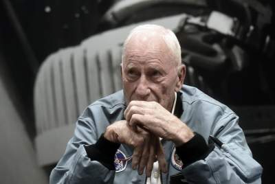 Ma 87 lat, był na Księżycu, jest w świetnej formie i odwiedził Kraków - zdjęcie 2