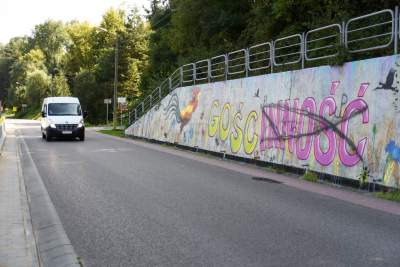 Podejrzewany o LGBT kogut z Pcimia nadal zdewastowany, kto naprawi mural? - zdjęcie 7