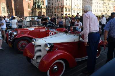 Tym samochodom pozwolono wjechać na Rynek Główny - zdjęcie 7