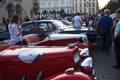 Tym samochodom pozwolono wjechać na Rynek Główny - zdjęcie 15