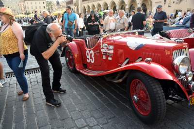 Tym samochodom pozwolono wjechać na Rynek Główny - zdjęcie 4