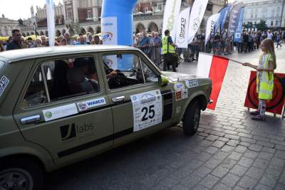Tym samochodom pozwolono wjechać na Rynek Główny - zdjęcie 14
