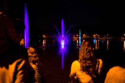 Podświetlane fontanny na Zalewie Nowohuckim - zdjęcie 5