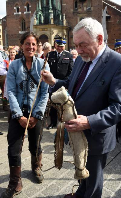 Postanowiła przyjechać do Krakowa konno, jechała ponad rok... - zdjęcie 27