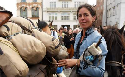 Postanowiła przyjechać do Krakowa konno, jechała ponad rok... - zdjęcie 10