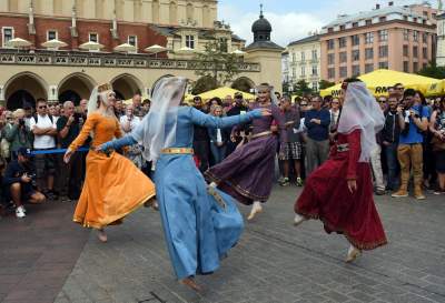 Postanowiła przyjechać do Krakowa konno, jechała ponad rok... - zdjęcie 17