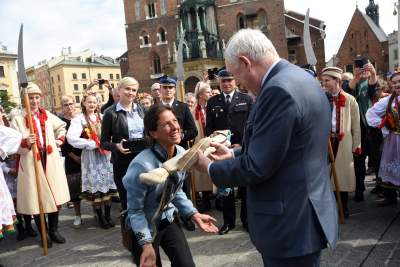 Postanowiła przyjechać do Krakowa konno, jechała ponad rok... - zdjęcie 20