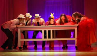 Najbardziej kolorowy spektakl tej jesieni, zdobycie biletu nie jest łatwe - zdjęcie 3