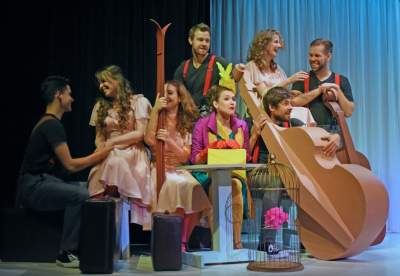 Najbardziej kolorowy spektakl tej jesieni, zdobycie biletu nie jest łatwe - zdjęcie 18