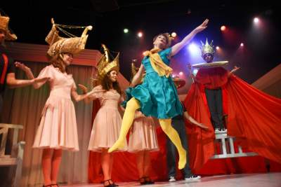 Najbardziej kolorowy spektakl tej jesieni, zdobycie biletu nie jest łatwe - zdjęcie 13