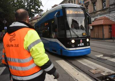Wstali wcześnie rano w niedzielę by powitać go chlebem i solą... - zdjęcie 5
