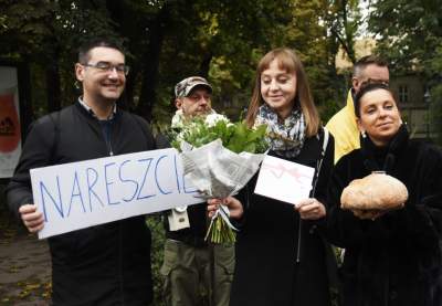 Wstali wcześnie rano w niedzielę by powitać go chlebem i solą... - zdjęcie 14