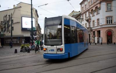 Wstali wcześnie rano w niedzielę by powitać go chlebem i solą... - zdjęcie 28