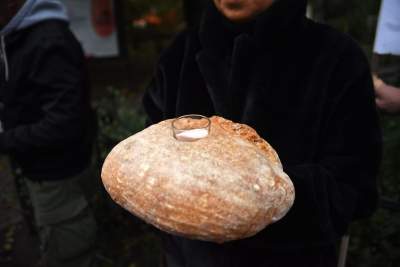 Wstali wcześnie rano w niedzielę by powitać go chlebem i solą... - zdjęcie 12