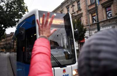 Wstali wcześnie rano w niedzielę by powitać go chlebem i solą... - zdjęcie 20