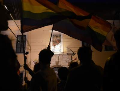 Ksiądz do protestujących przed kurią: modlę się, by ratować was przed piekłem - zdjęcie 14