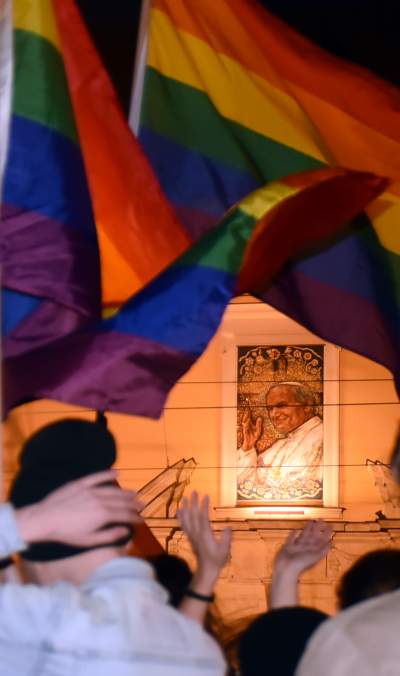 Ksiądz do protestujących przed kurią: modlę się, by ratować was przed piekłem - zdjęcie 17